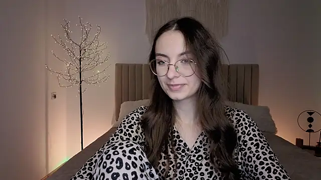 real_cutie1 - Real_cutie1's free webcam - UK Sex Cams