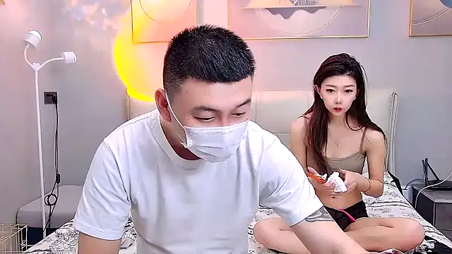 美女yue-77在线直播