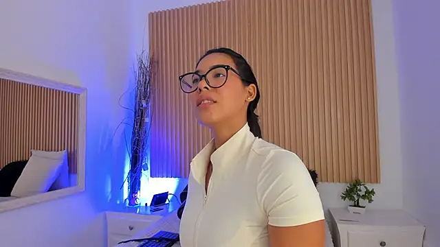 genesisruiz - GenesisRuiz's free webcam - UK Sex Cams