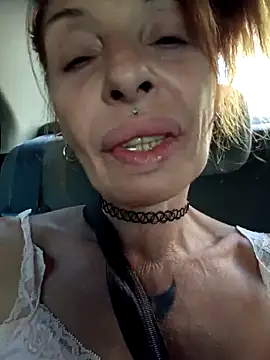 frozenwaffle (F mature) - Nude me and squirt in bathrroom public