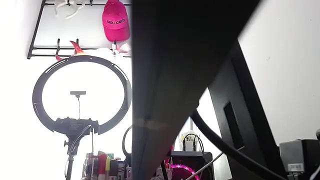 niky_777 - Niky_777's free webcam - UK Sex Cams