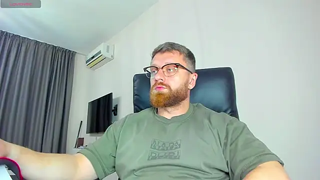 findom_guy (M young) - hard cock