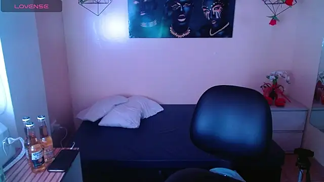 miley_clarck - Miley_Clarck's free webcam - UK Sex Cams