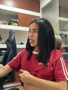 bliinkii_and_luka_ - Bliinkii_and_luka_'s free webcam - UK Sex Cams