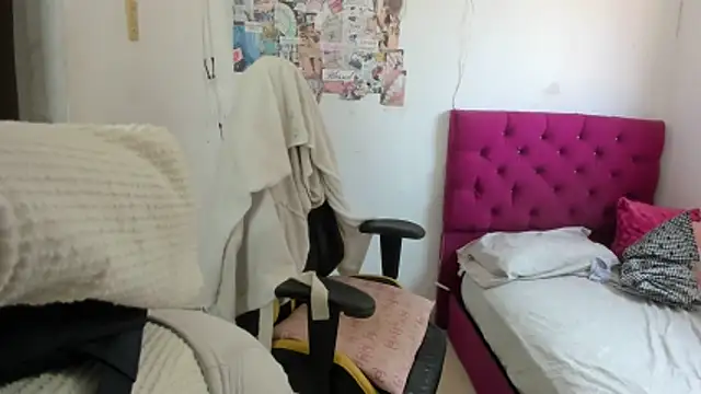 emily_stars1 - Emily_stars1's free webcam - UK Sex Cams