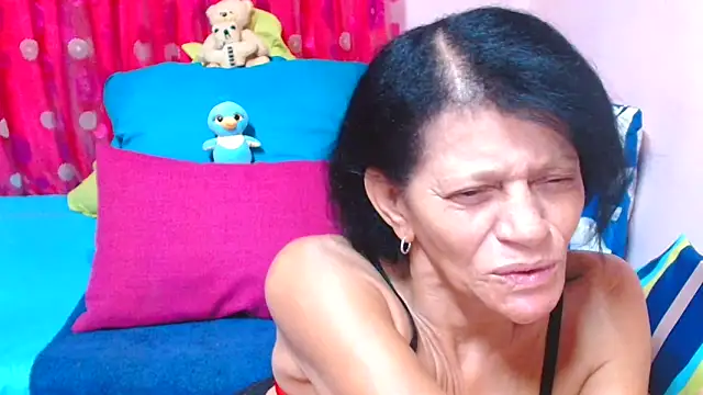 sluttyroxy - SLUTTYROXY's free webcam - UK Sex Cams