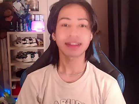 Erin_23 live sex cam