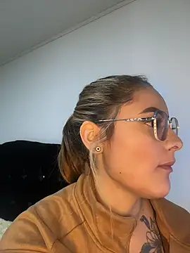 emiily_w - Emiily_W's free webcam - UK Sex Cams