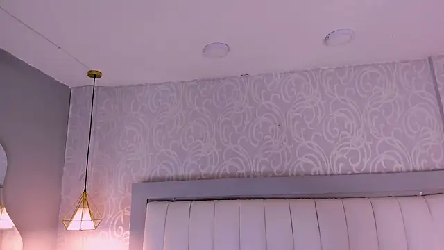 miss_francheska - Miss_Francheska's free webcam - UK Sex Cams