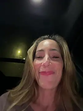 Live cam model SweetAlegra_ broadcasting live