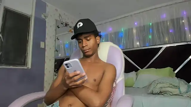 Santy_bigcock_01 live sex cam