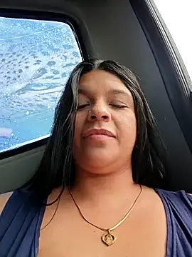 layla-daring (F young) - I'll spit on my tits right here.