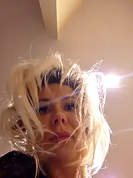 aureliadoux (Ask my age) - Dildo Back Ride 🤠🍆💦