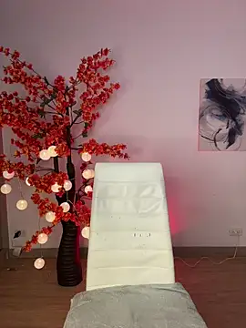 victoriahiill (F young) - off bra and play with my tits