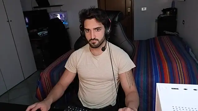 al3xox02 - Al3xox02's free webcam - UK Sex Cams