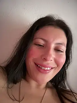 Webcam Model (GiuliaBianchi)  is live.Free join now!