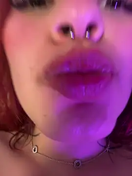 isa_smeraldy - Isa_smeraldy's free webcam - UK Sex Cams