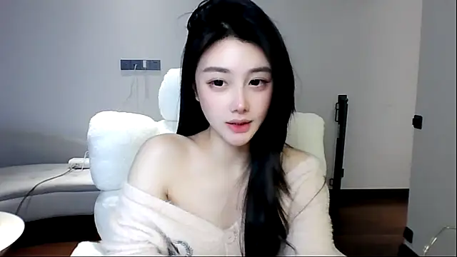 美女MedeLineayr在线直播