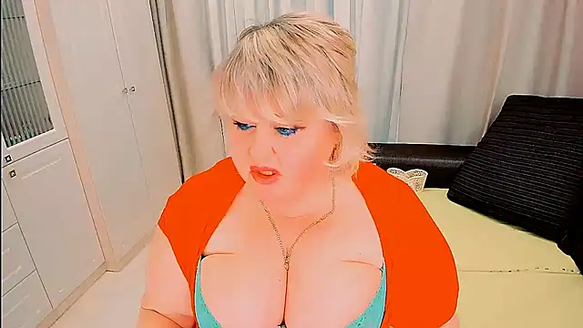 BIGTITSBBW webcam