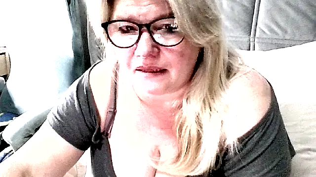 diana_49 - Diana_49's free webcam - UK Sex Cams