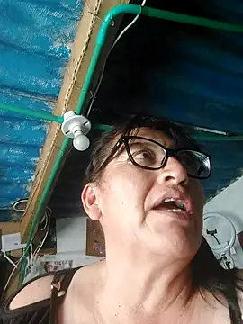 clarita_01 - Clarita_01's free webcam - UK Sex Cams