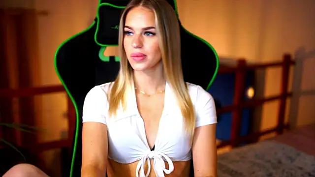 Emilyvanroessel live sex cam