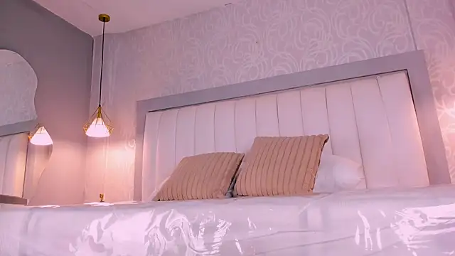 miss_francheska - Miss_Francheska's free webcam - UK Sex Cams