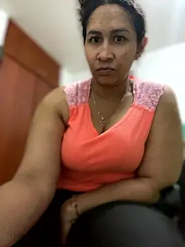 Carola-Ross live sex cam