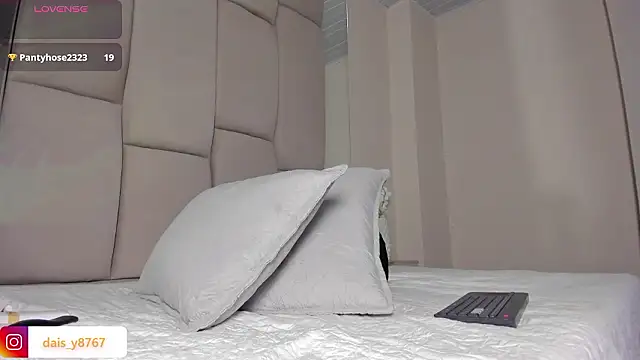 DaisyTaylor__ webcam