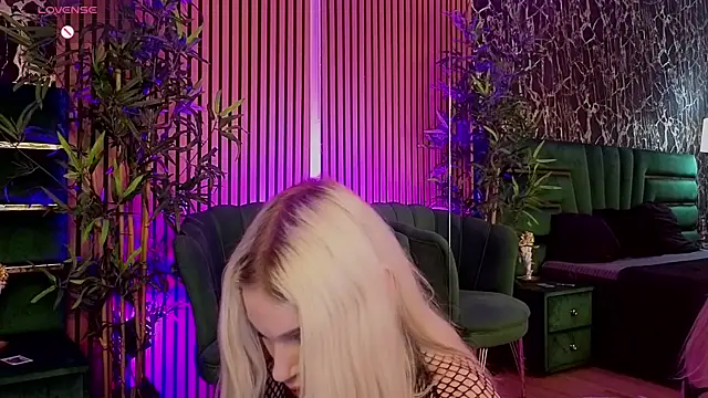 BarbieKara live sex cam