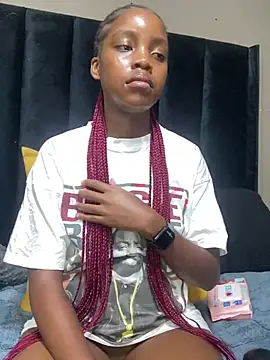 Webcam Model (Littlebunny33)  is live.Free join now!