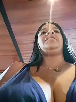 layla-daring (F young) - I'll spit on my tits right here.