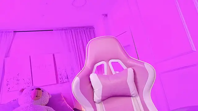 daenerysbm (F young) - Kiss for u💋