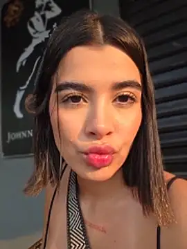 sweetnahoxxx - Sweetnahoxxx's free webcam - UK Sex Cams