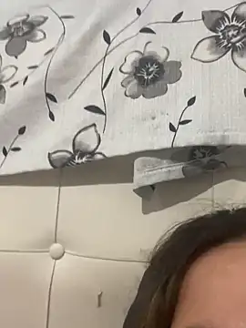 isadora437 - Isadora437's free webcam - UK Sex Cams