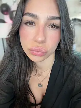 lovelillyy - LoveLillyy's free webcam - UK Sex Cams