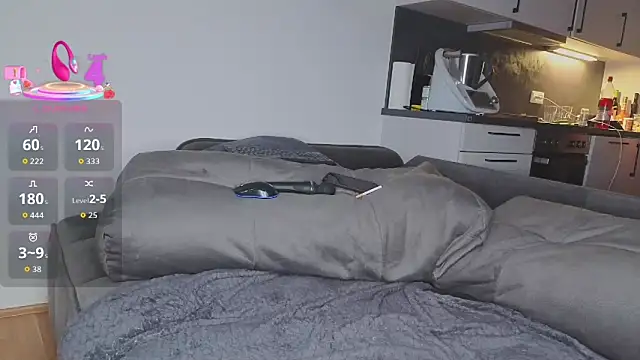 Lyra_XX's Stripchat show and profile