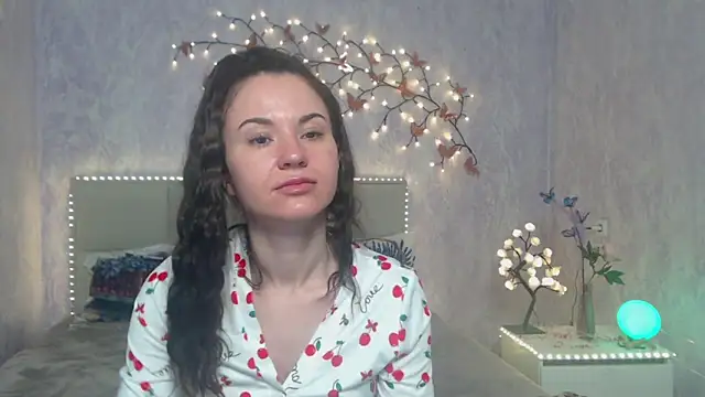 karacriegs - KaraCriegs's free webcam