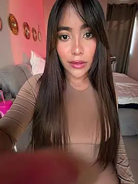 Webcam Model (SaraValentina11)  is live.Free join now!