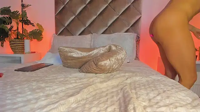 malaia_hills - Malaia_hills's free webcam - UK Sex Cams