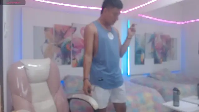 dominantboy4 - DominantBoy4's free webcam - UK Sex Cams