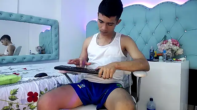 apolo_richards (M young) - My explicitmasturbation 🍆💦