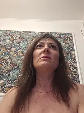 Webcam Model (SaraGina)  is live.Free join now!