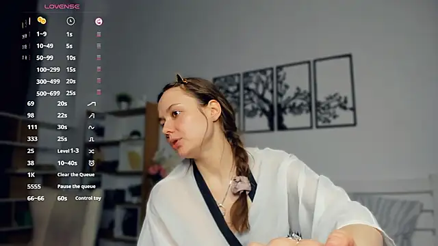 MalvinaTrafford webcam