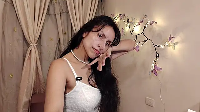 bella_exhibition - Bella_Exhibition's free webcam