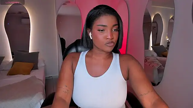 savannahstorm - SavannahStorm's free webcam