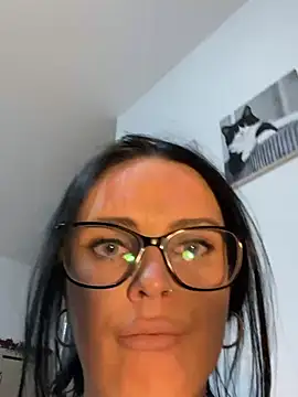 grizzlybrizzles - Grizzlybrizzles's free webcam