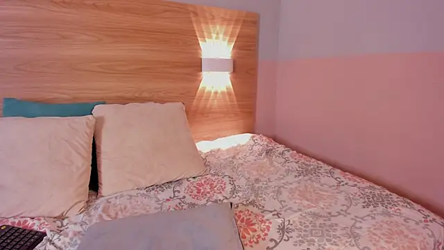 evangelineroos - Evangelineroos's free webcam