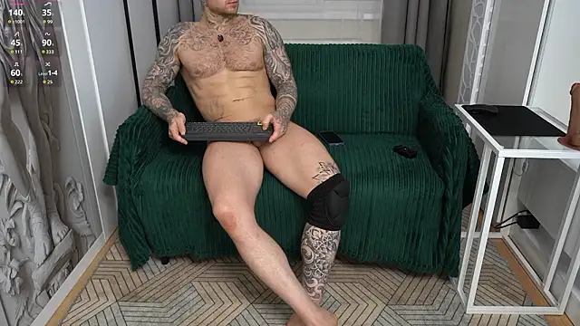 NickHOWLEN live sex cam