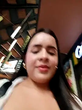 julieth_hot-69 (F young) - Show me your boobs at the mall😈